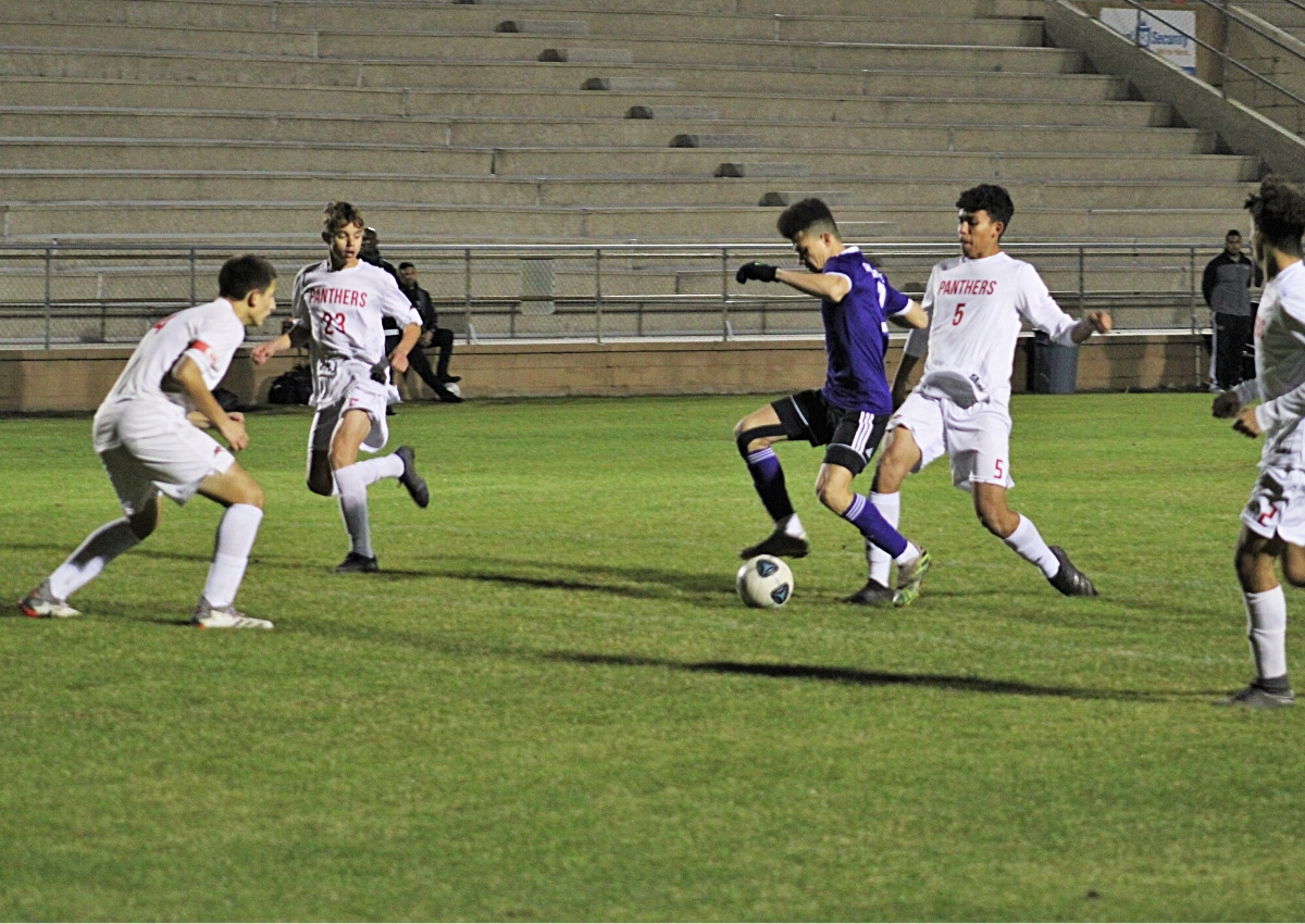 GHS's Jean Mairena breaks past the Florida Gateway defense.