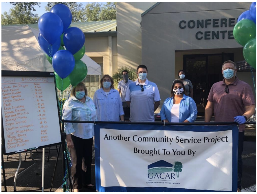 Our morning volunteers (Front Row, L  R): Liz Pooley, Lisa Gurske, Adam Gurske, Susan McQuillan, Jeremy Thomas (Back Row, L  R): Matt Umanos, Kenyada Higgins