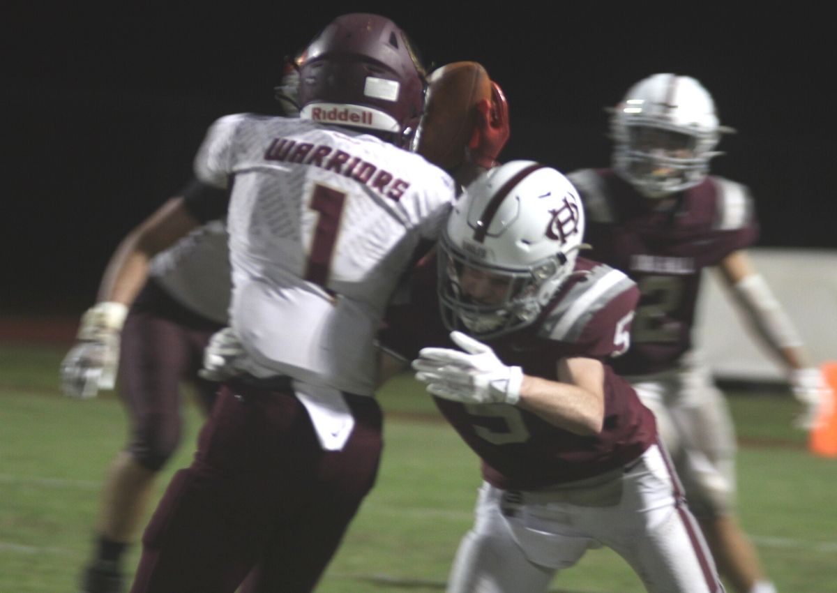 Oak Hall CB Josh Raymond 3-yard tackle for loss on final 4Q drive