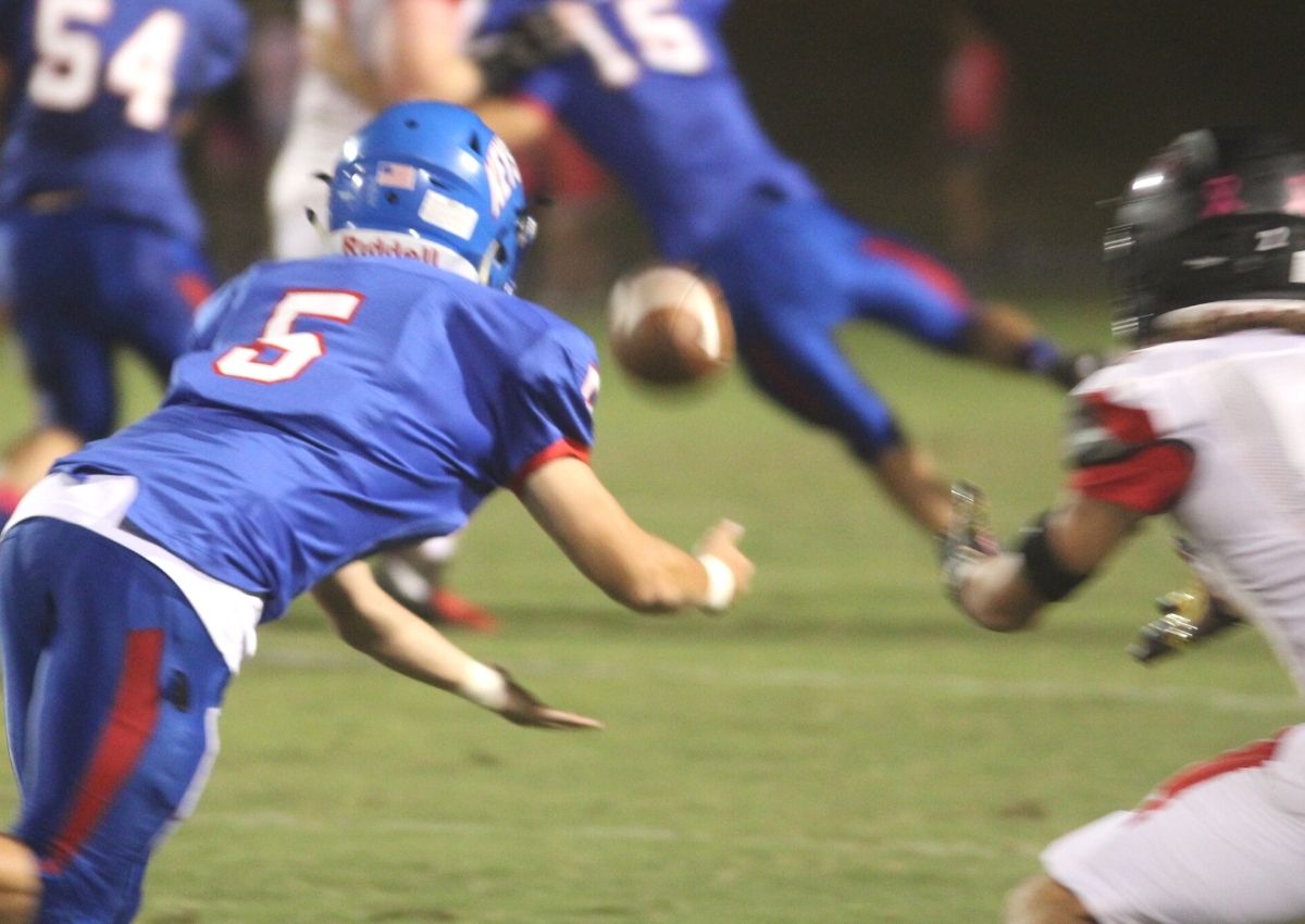 Keystone Height DB Jeremy Miller breaks up 2Q pass