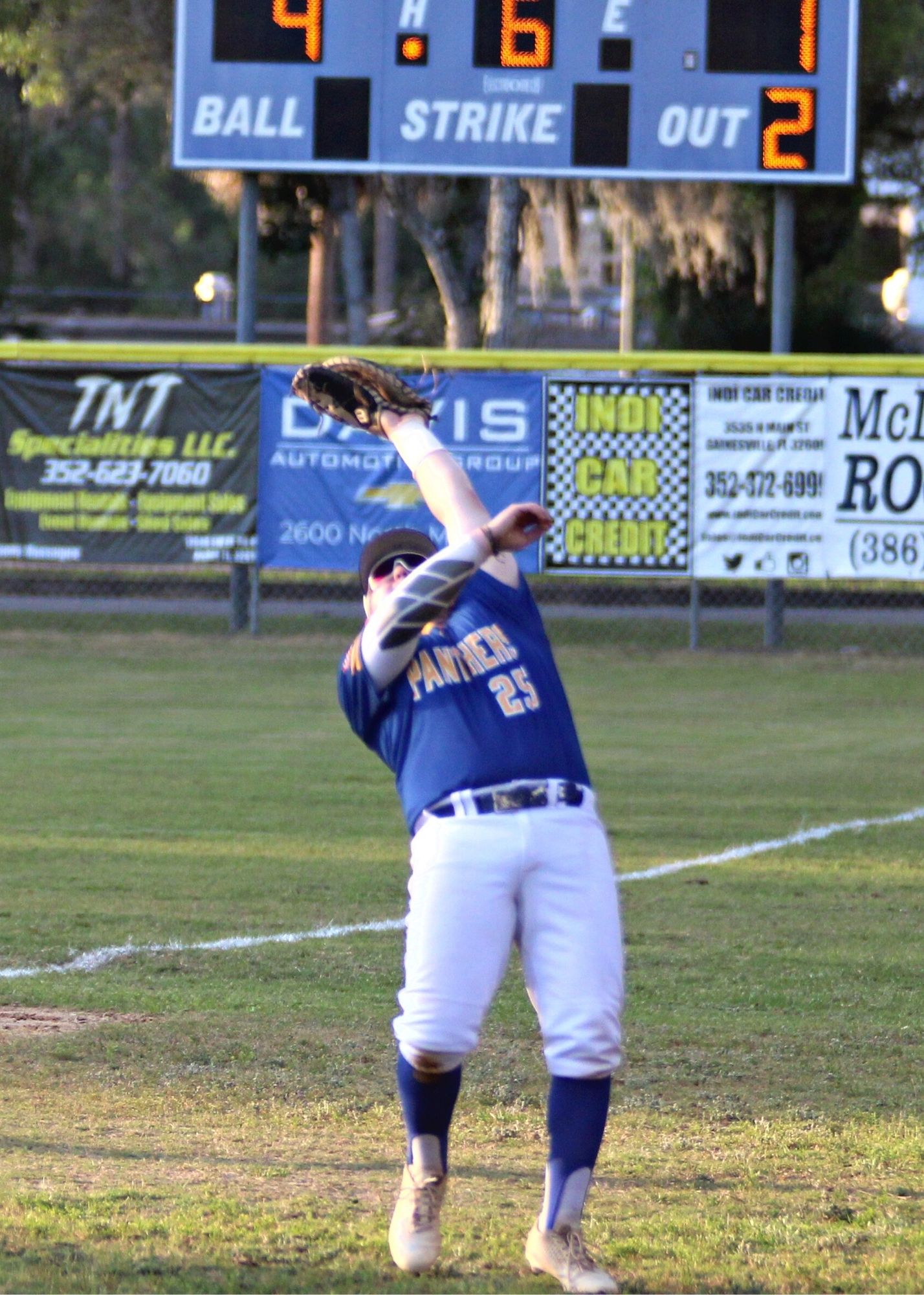 Newberry's Kaleb Compton catches 3rd out 6th inning