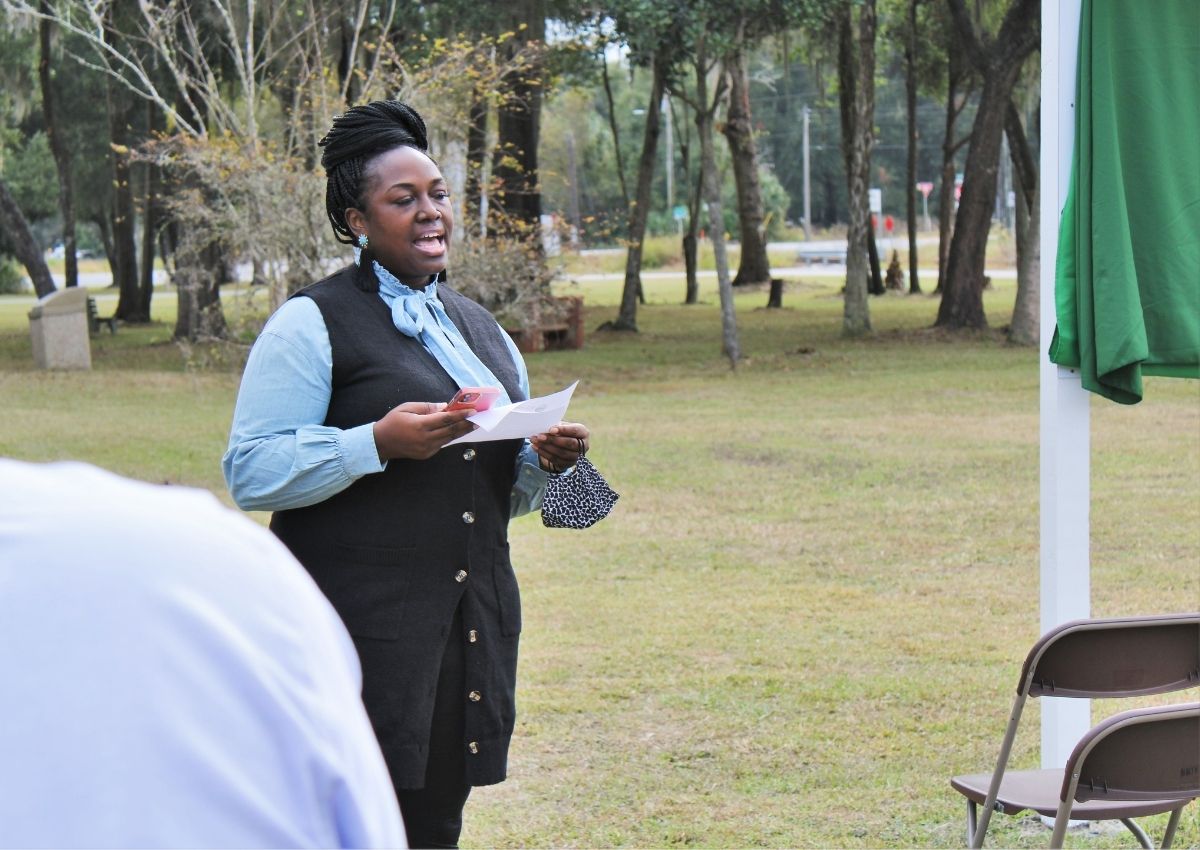 Mayor Jacqueline Randall speaks at the ceremony