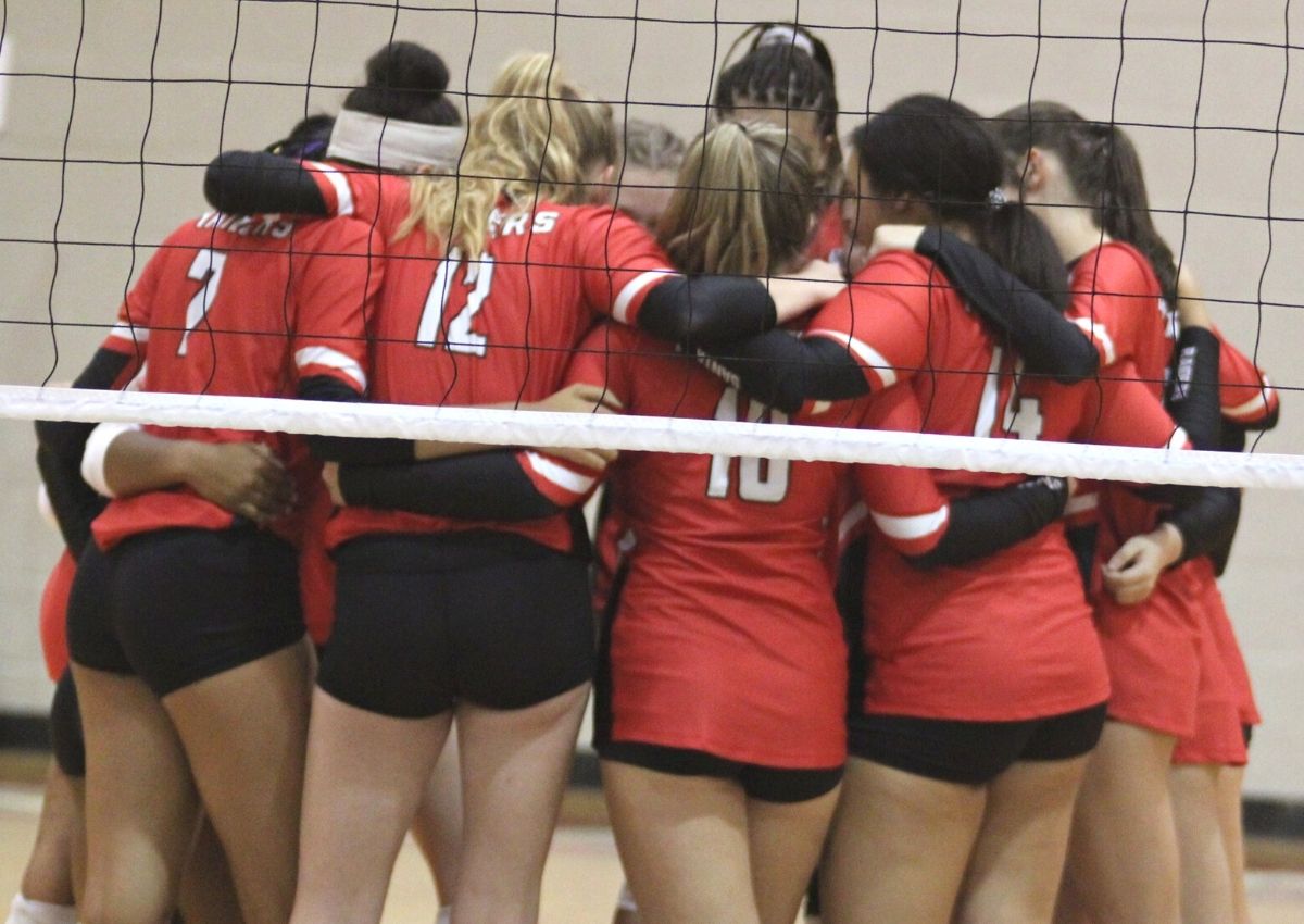 Santa Fe volleyball team huddle
