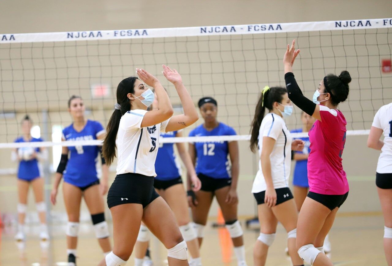 Santa Fe College volleyball sweeps Daytona State College at state