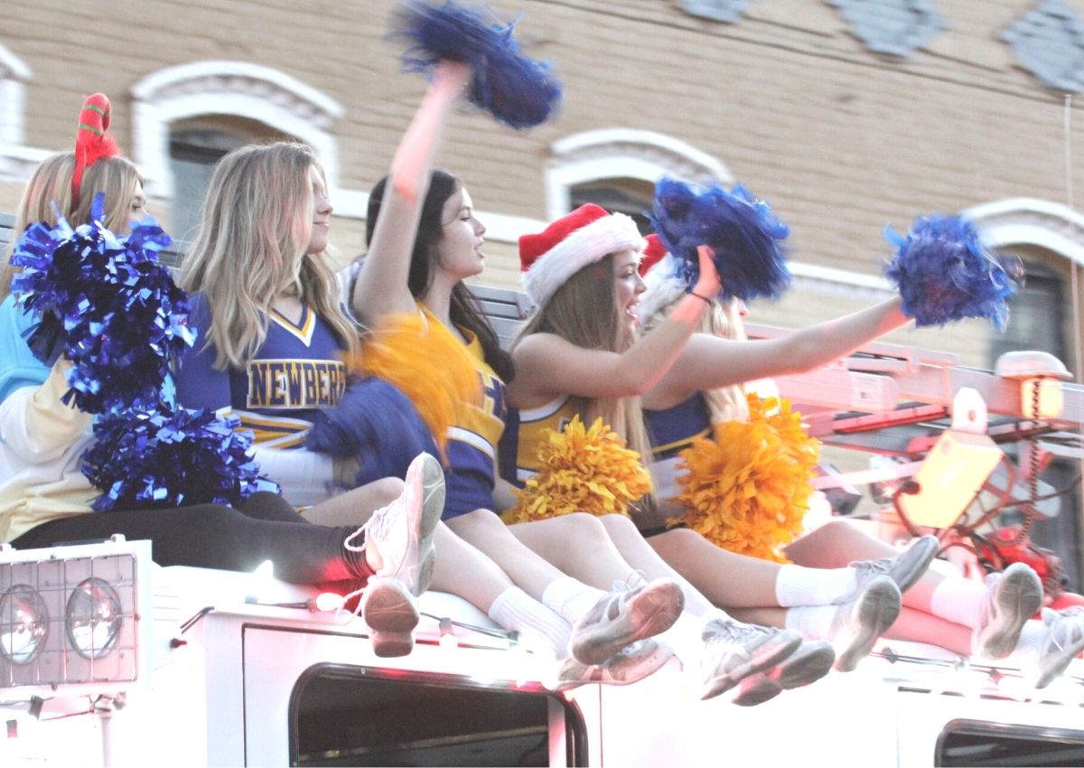 Newberry High School cheerleaders at Christmas parade