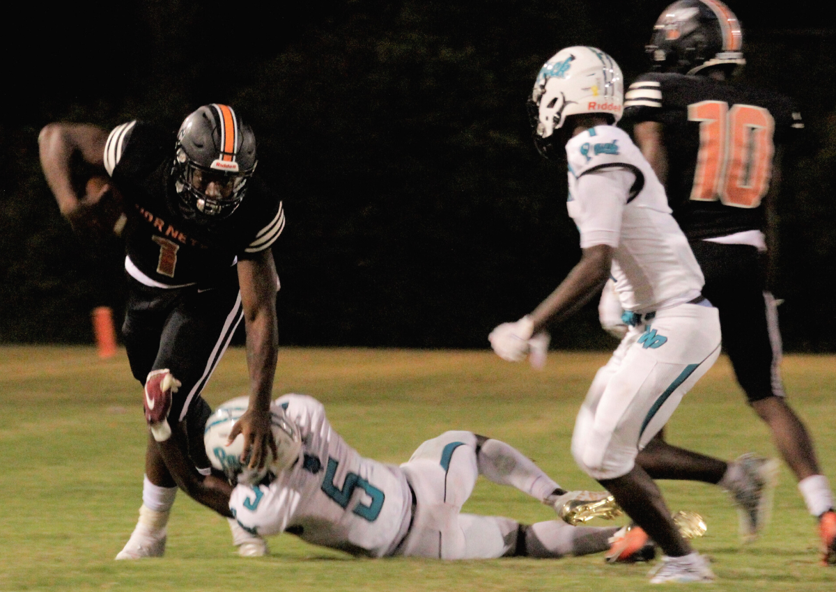 Hawthorne QB Tyler Jefferson run