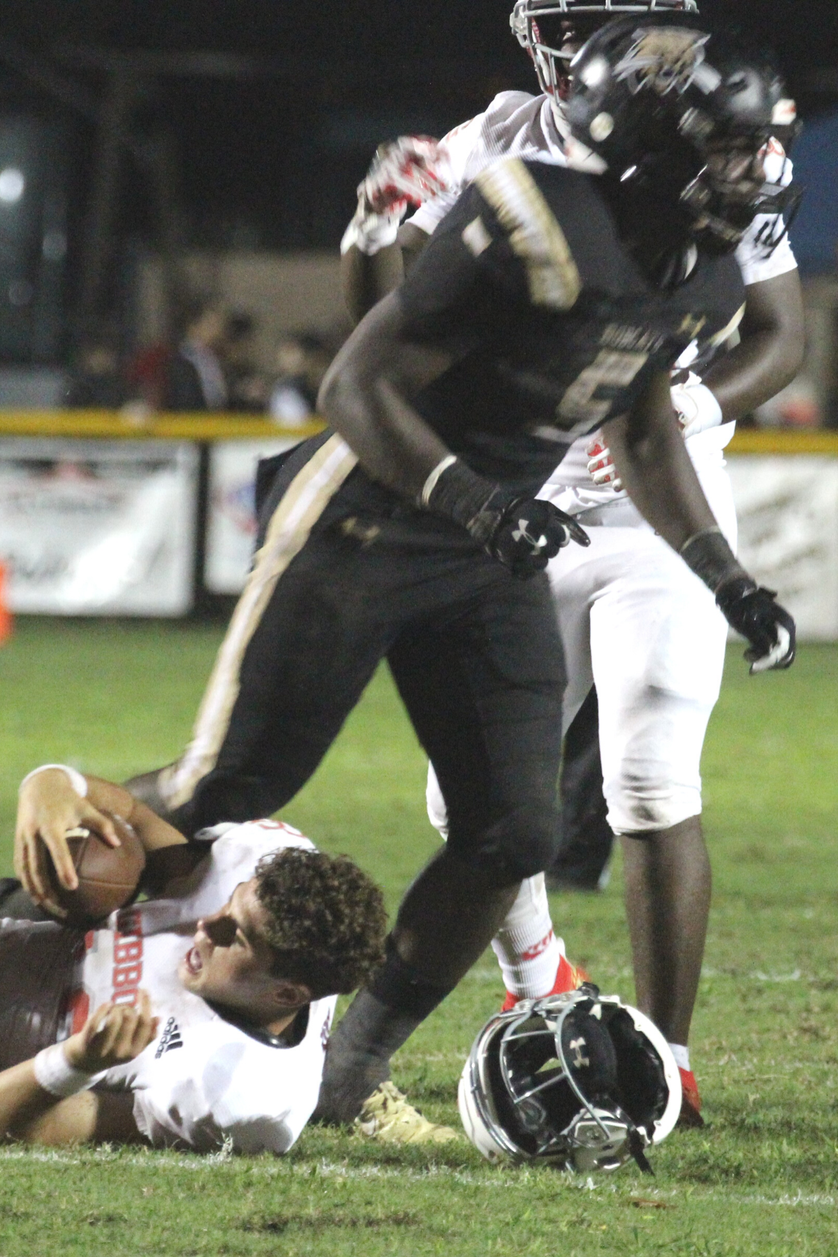 Buchholz Nay'ron Jenkins tackle