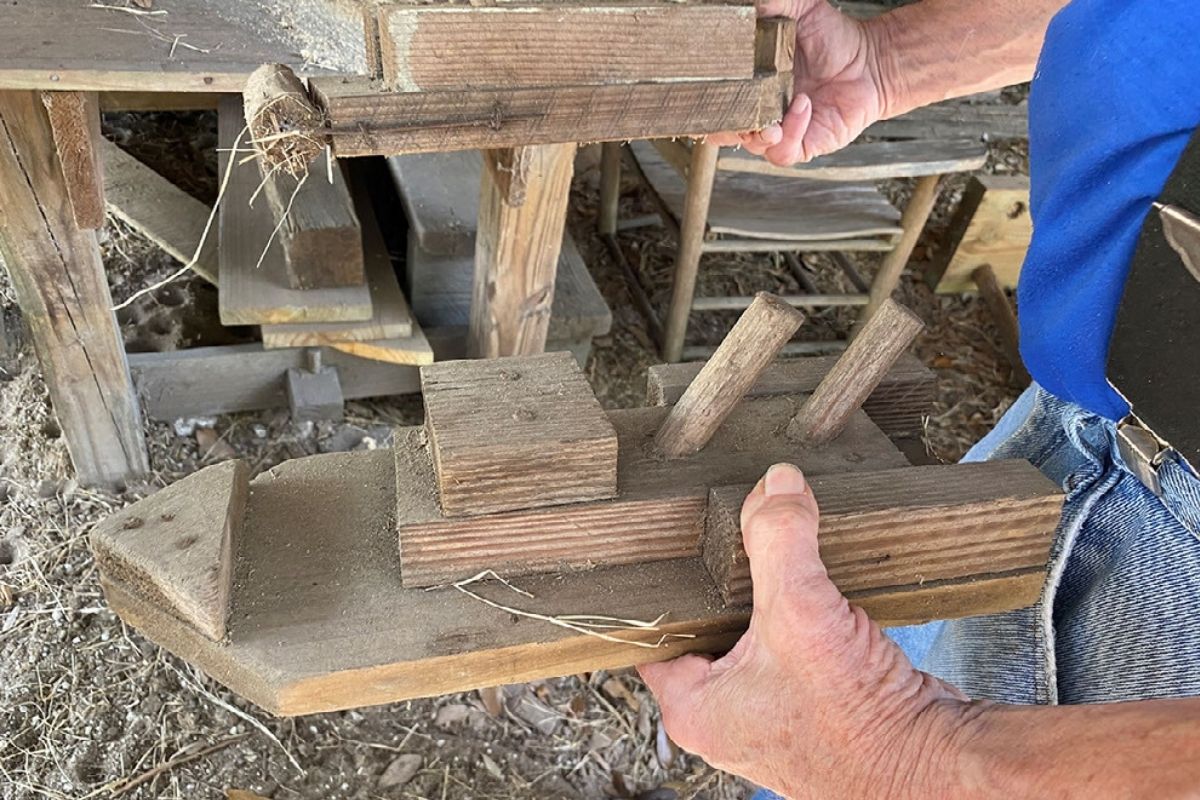 Morningside Nature Center visitors learn how to make steamboat toys
