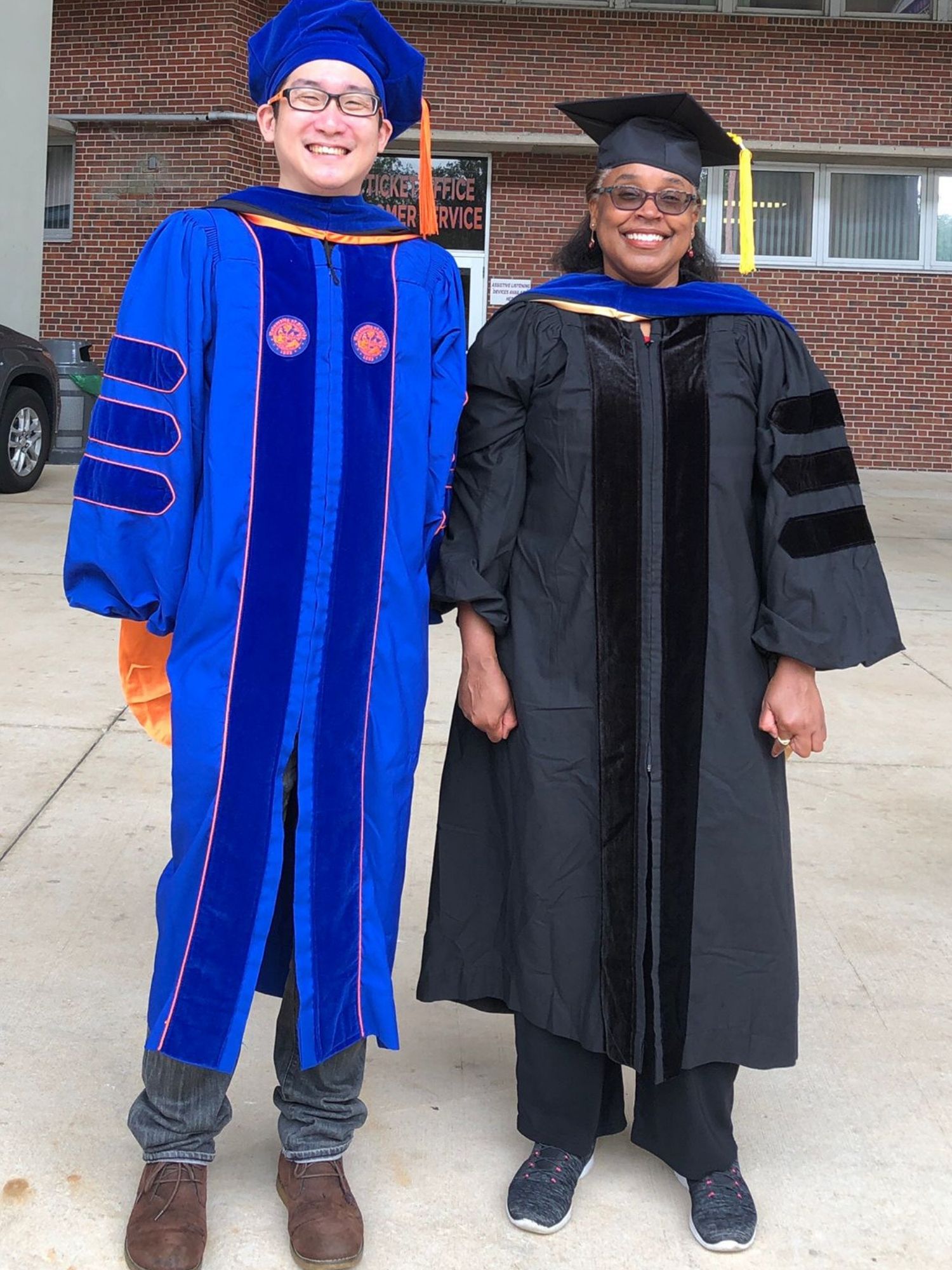 Tse-Yu Chen at graduation 2021 with Dr Chelsea Smartt