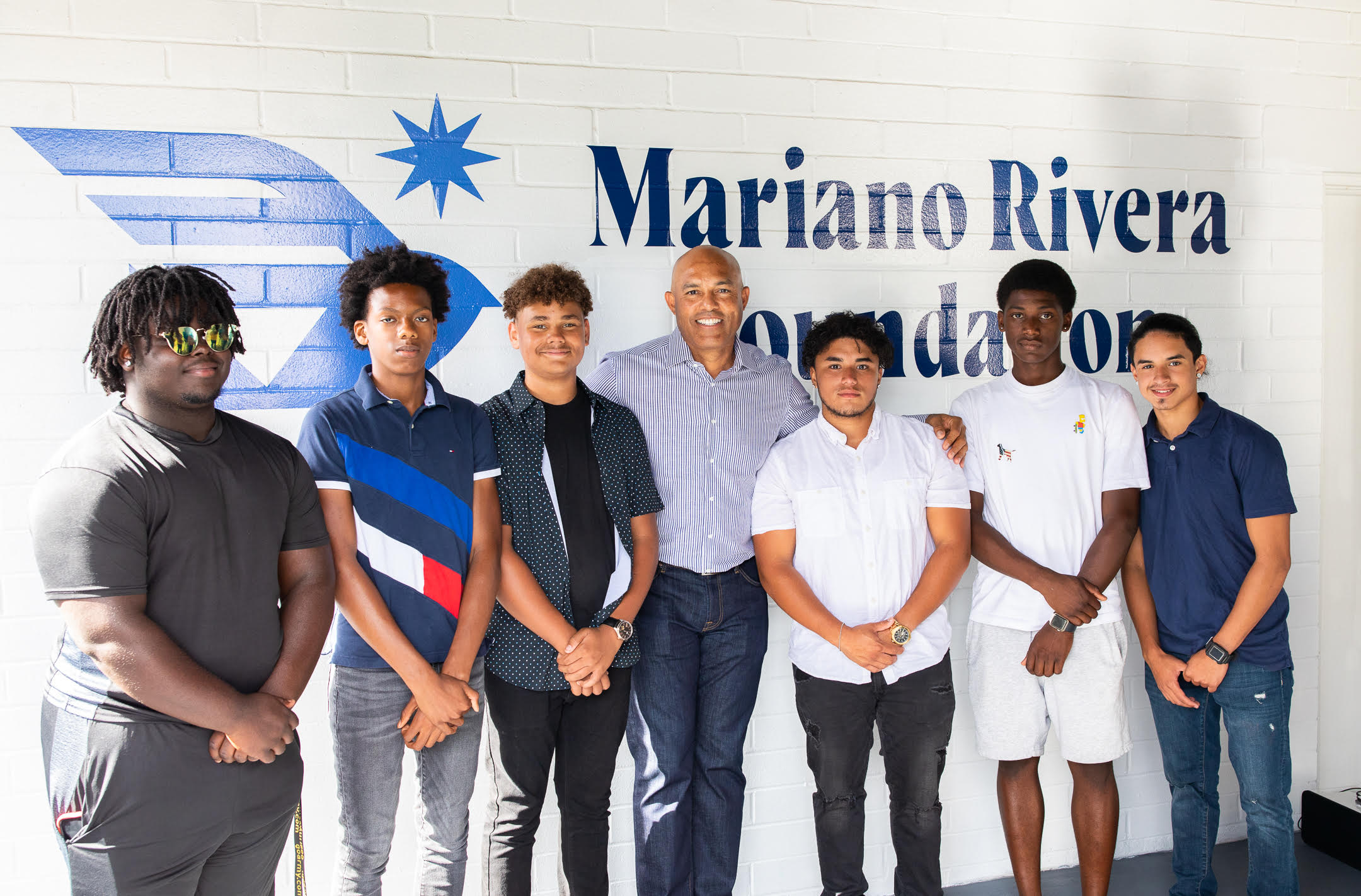 Mariano Rivera with the first six students in Gainesville mentorship program