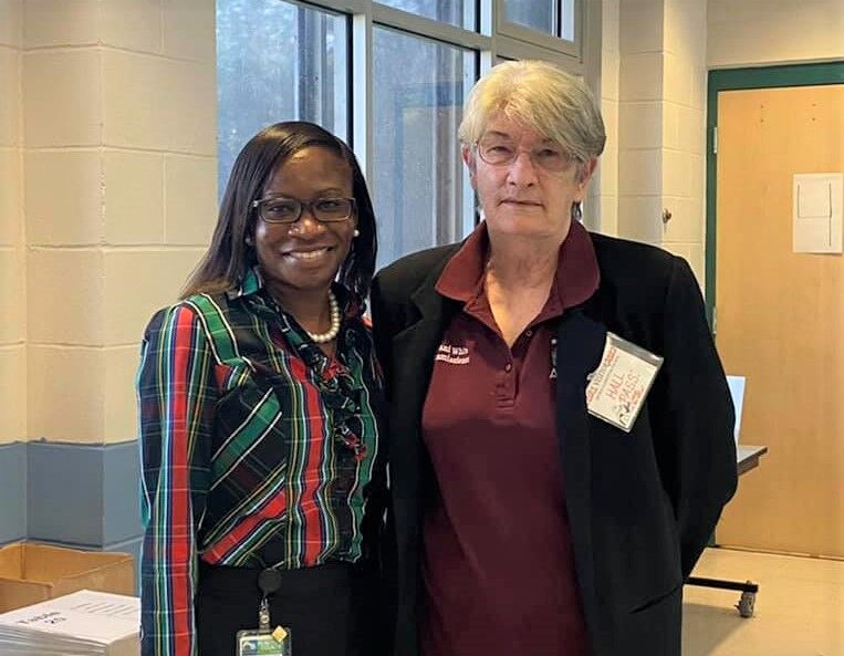 Satori Days and Archer Vice-Mayor Joani White visited Archer Elementary to kick off the juniorcommissioner program.