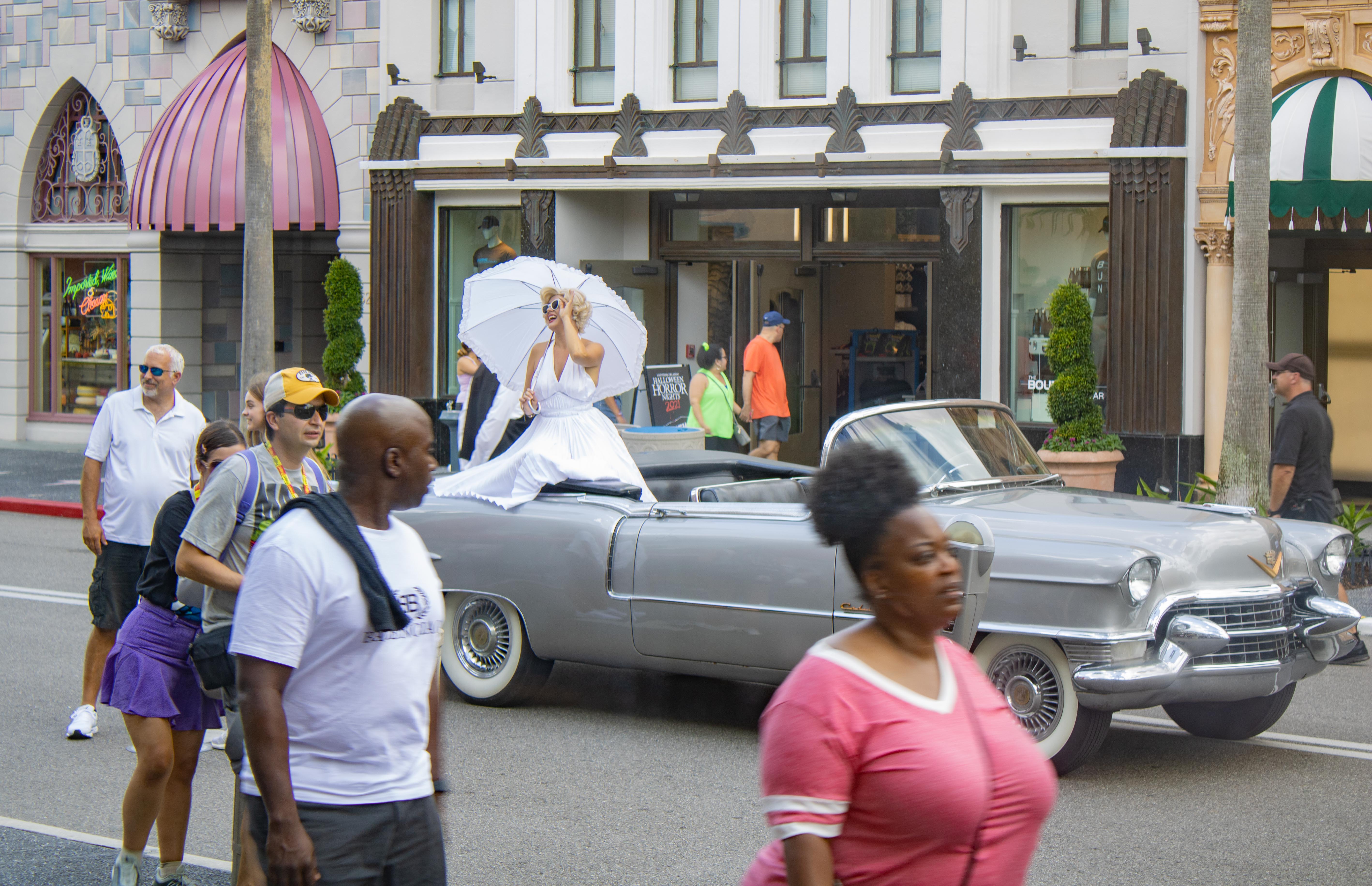 Marilyn Monroe actor riding in convertible at Universal Orlando