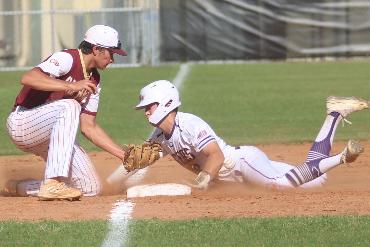 Union County's Eli Rimes to third base top of fourth inning