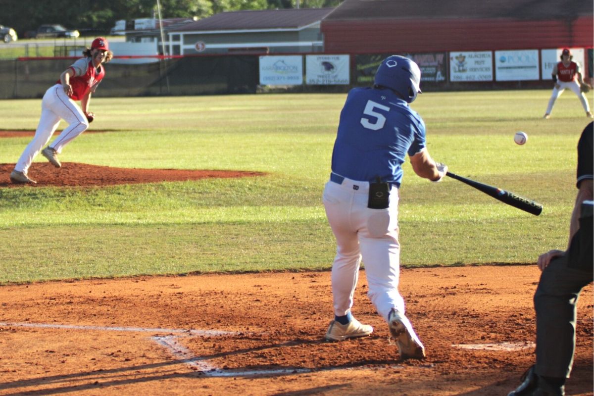 Santa Fe's Zane Starling pitching
