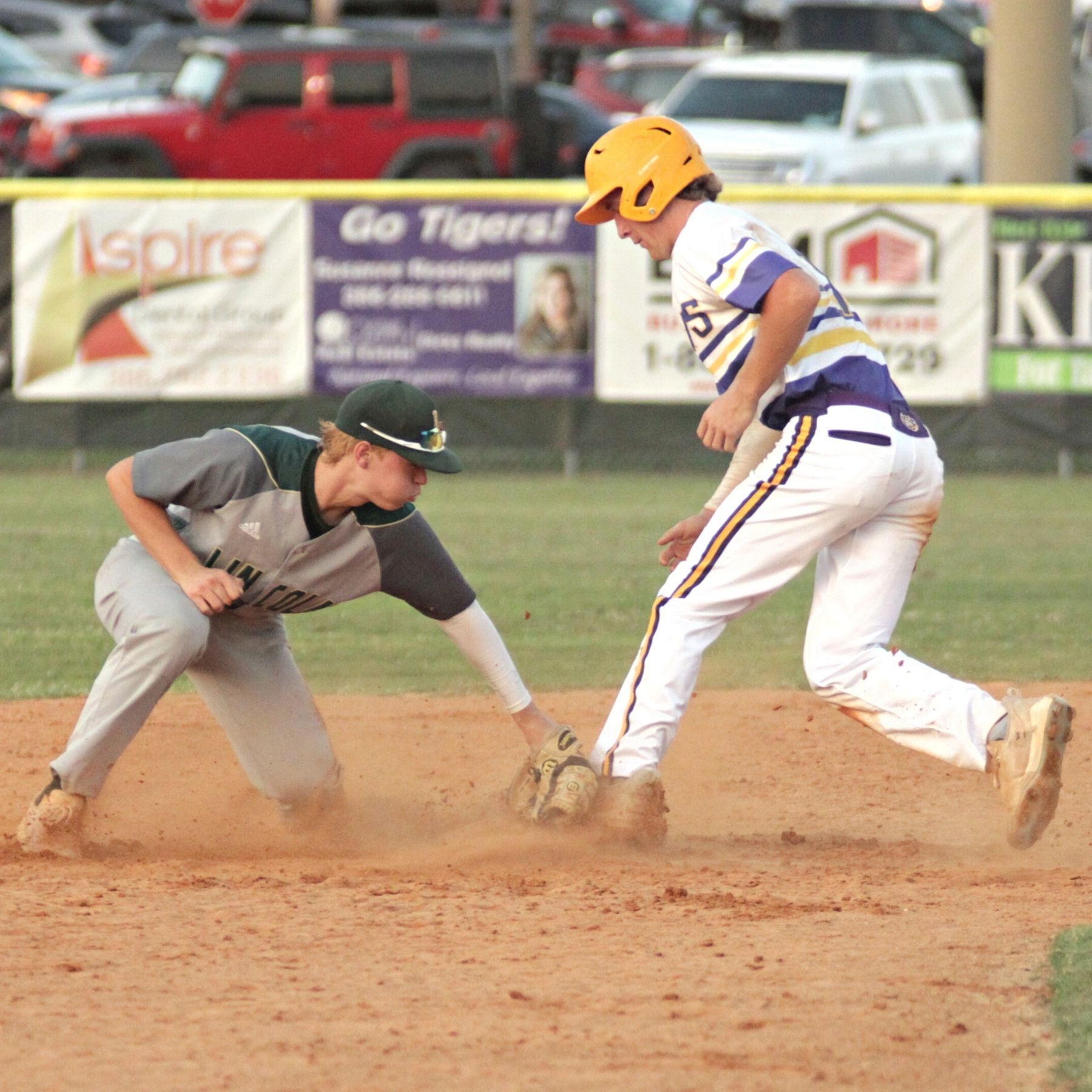 Columbia's Kade Jackson steals 2b bottom of 4th