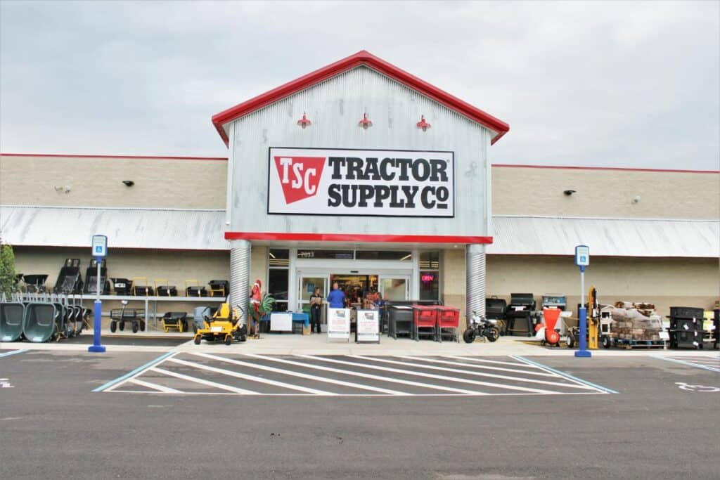 Tractor-Supply-in-Hawthorne-grand-opening