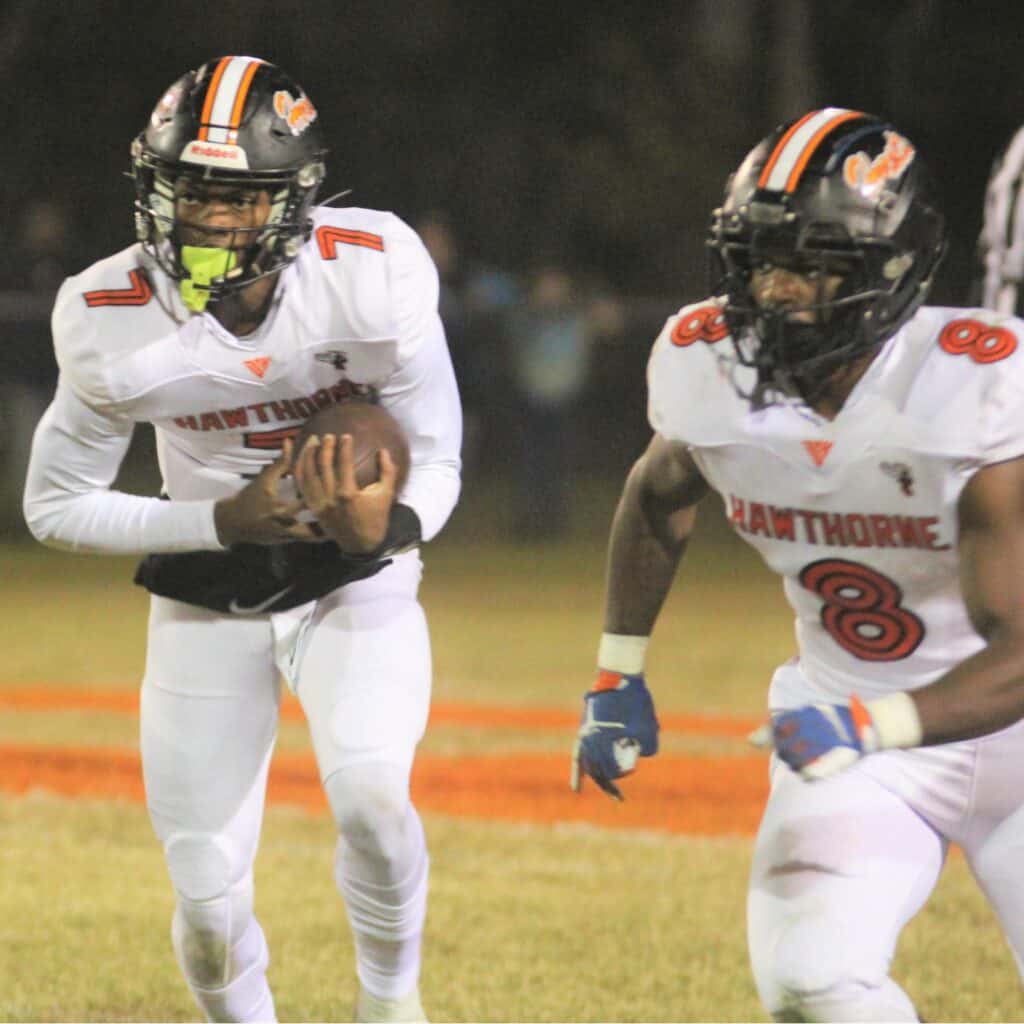 Hawthorne's CJ Ingram with a run against Wildwood on Friday.