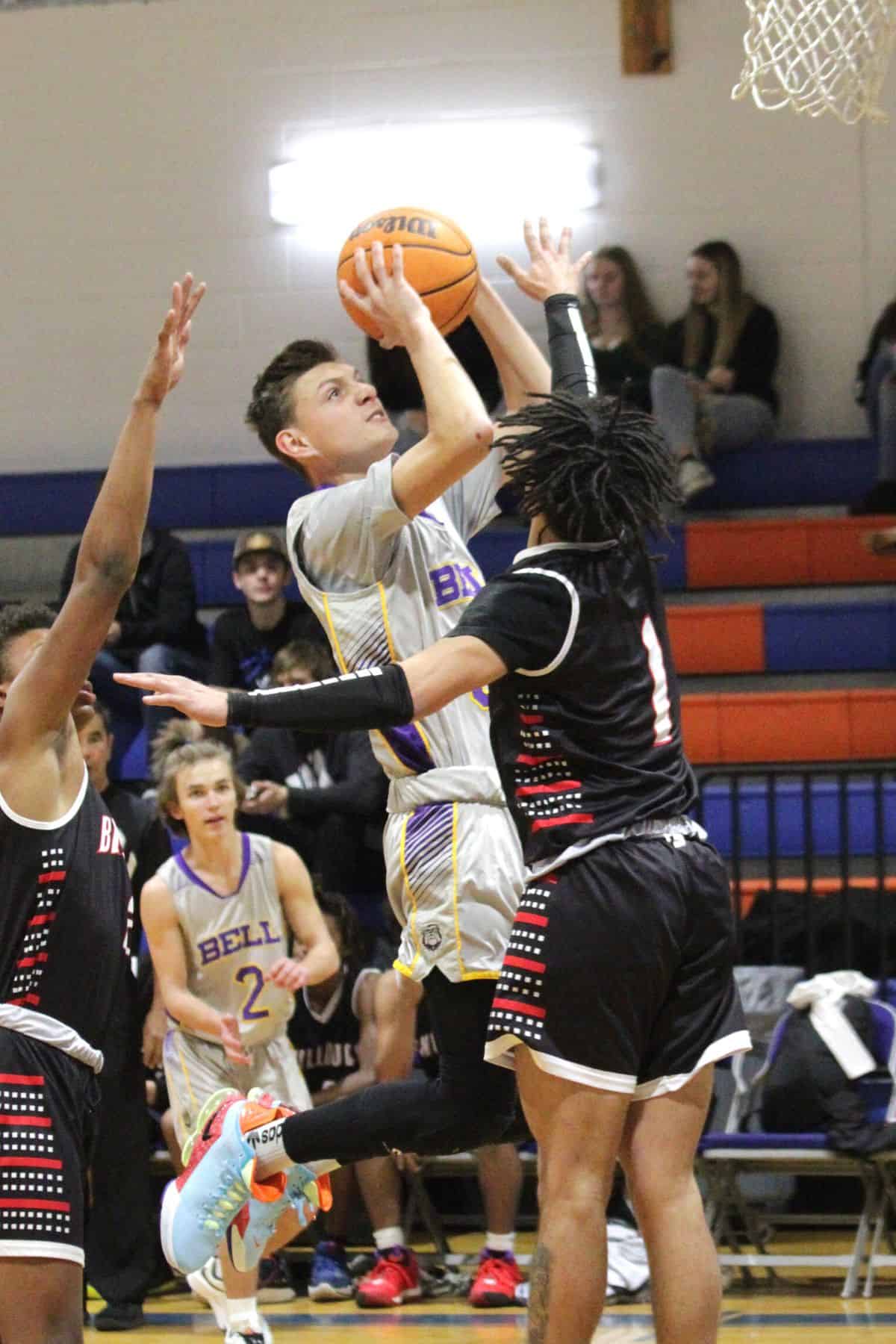 Bell's Levi Hutchinson shoots in a game against Tavares on Tuesday.