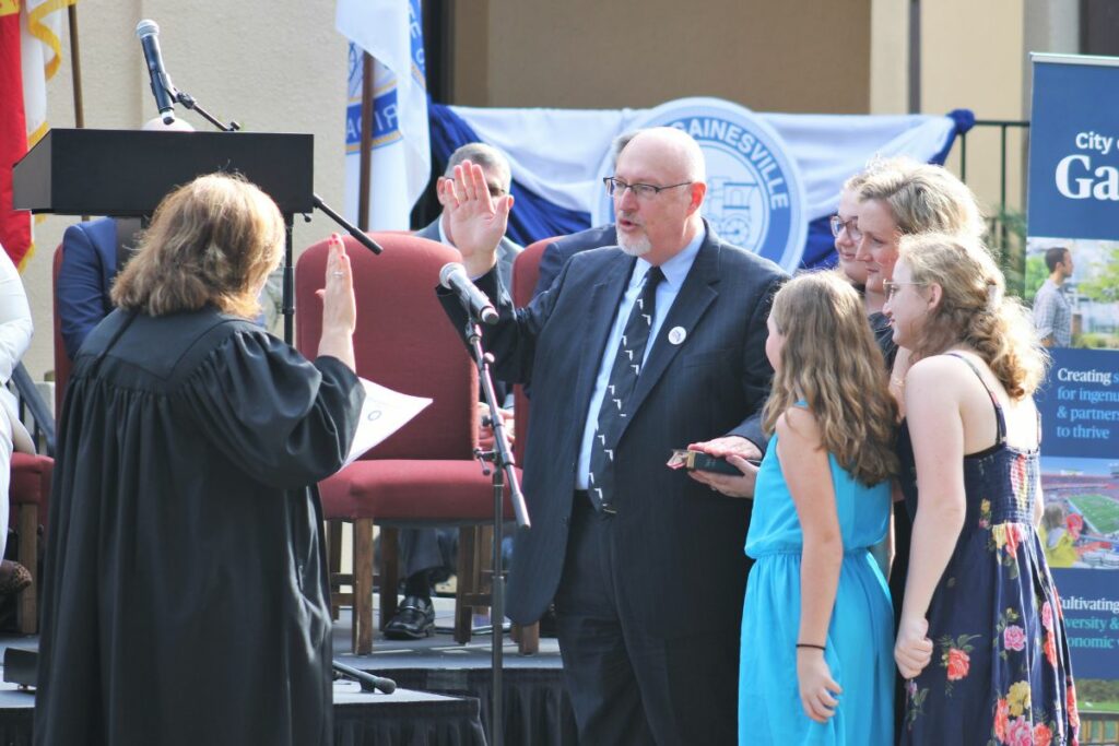 Gainesville Mayor Harvey Ward takes the oath of office.