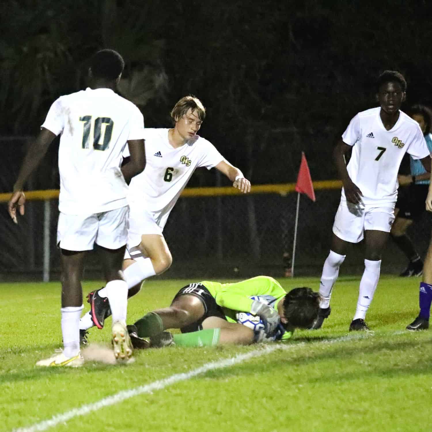 Gainesville goalkeeper Elijah Witt with a second half save in Wednesday's 6A Regional Quarterfinal win over Oakleaf.