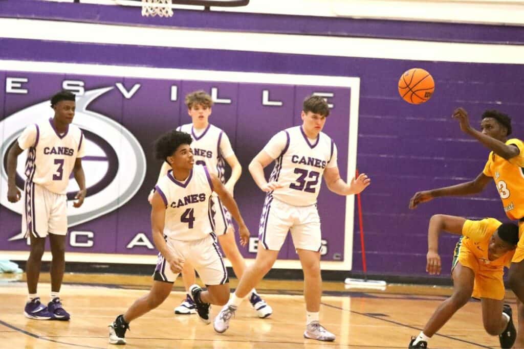 Gainesville's Jacob Wright eyes up a loose ball in the fourth quarter against Forest in the Region 1-6A quarterfinals on Thursday.