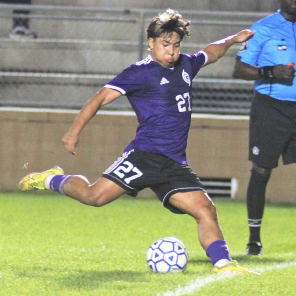 Gainesville's Samual Ponce takes a free kick from the 18-yard line.