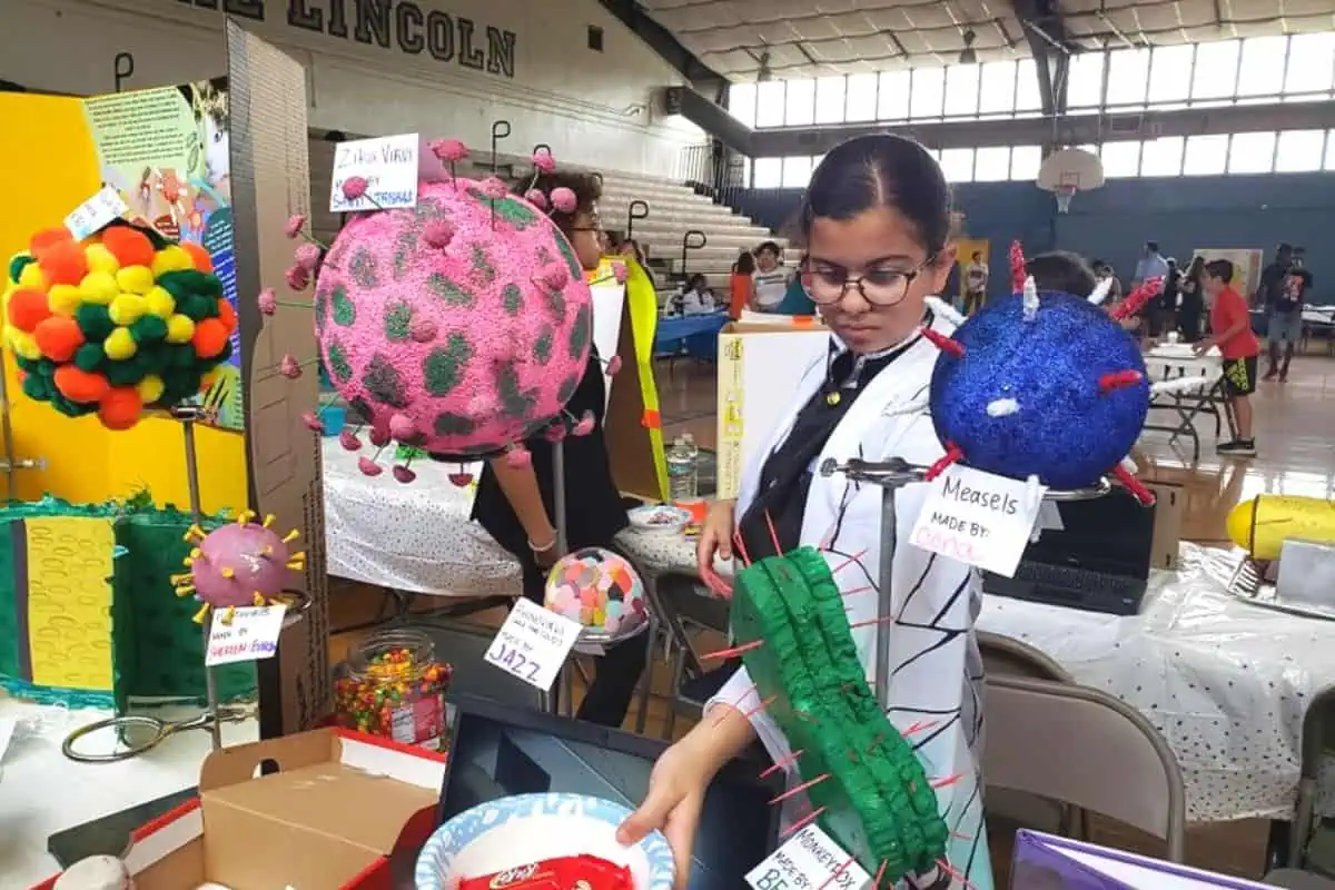 lincoln-middle-schools-hosts-germ-museum