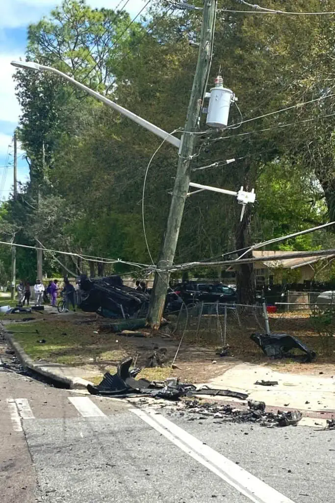 A car crashed into a wooden power poll at E. University Avenue and SE 43rd Street on Sunday.