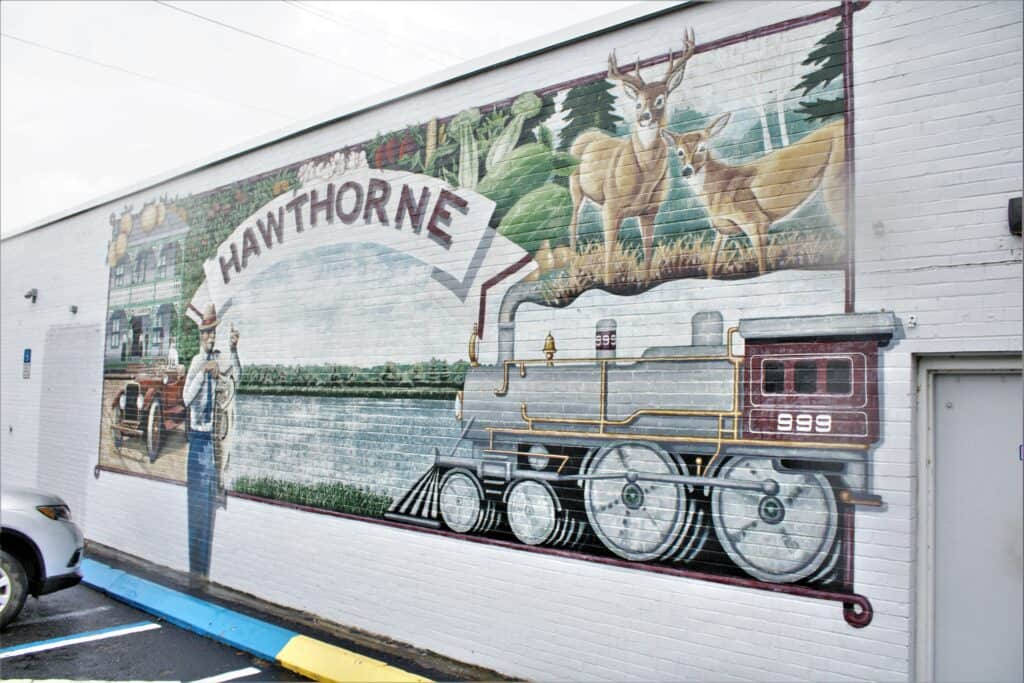 Mural by Harimandir Khalsa on the Hawthorne City Hall.