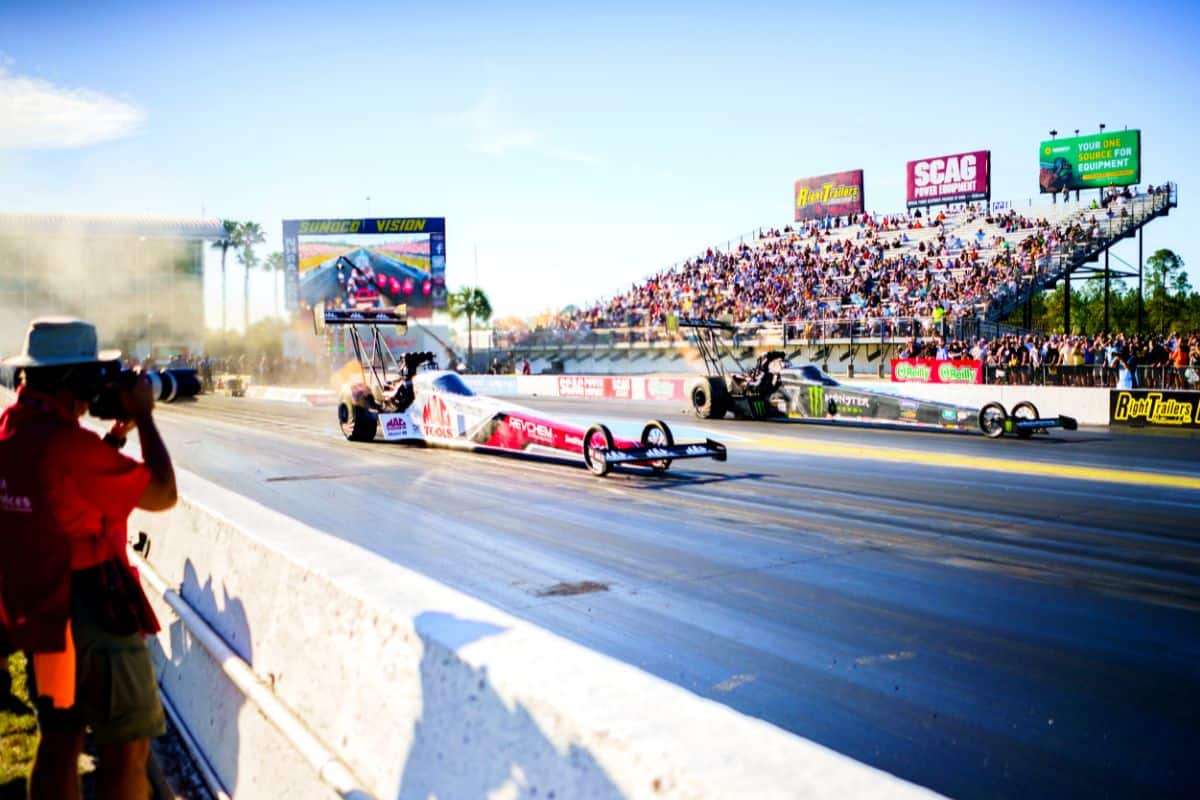 Nitro car eliminations round at Gatornationals.