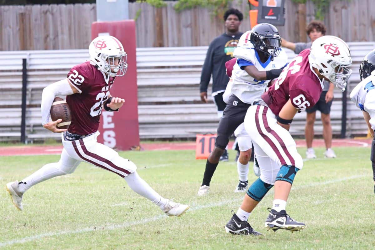 Oak Hall's Carter Dykes with a second quarter run against Impact Christian on Thursday. Oak Hall's Carter Dykes with a second quarter run against Impact Christian on Thursday.