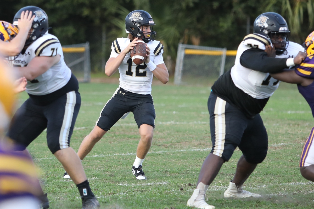 Buchholz quarterback Trace Johnson (12) threw for four touchdowns in a 41-13 win over Columbia.