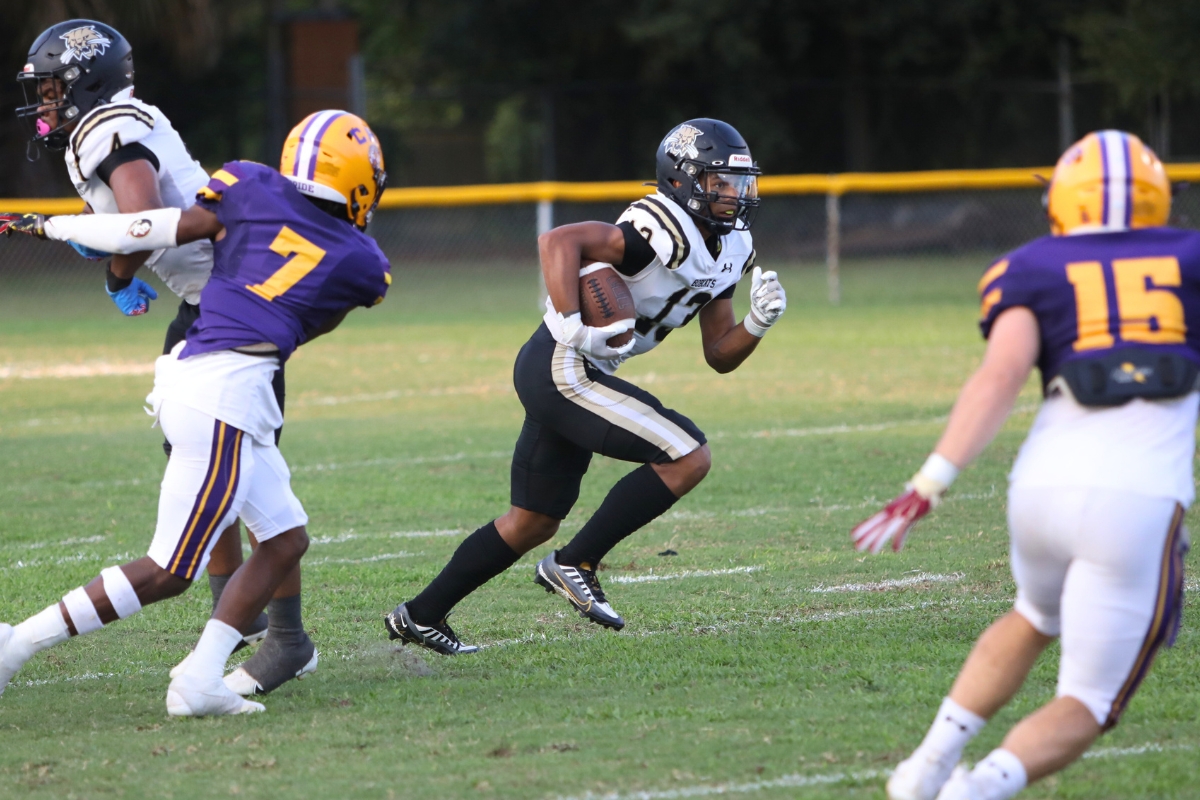 Buchholz's Justin Williams returns a punt return in the third quarter of a 41-13 win over Columbia on Saturday.