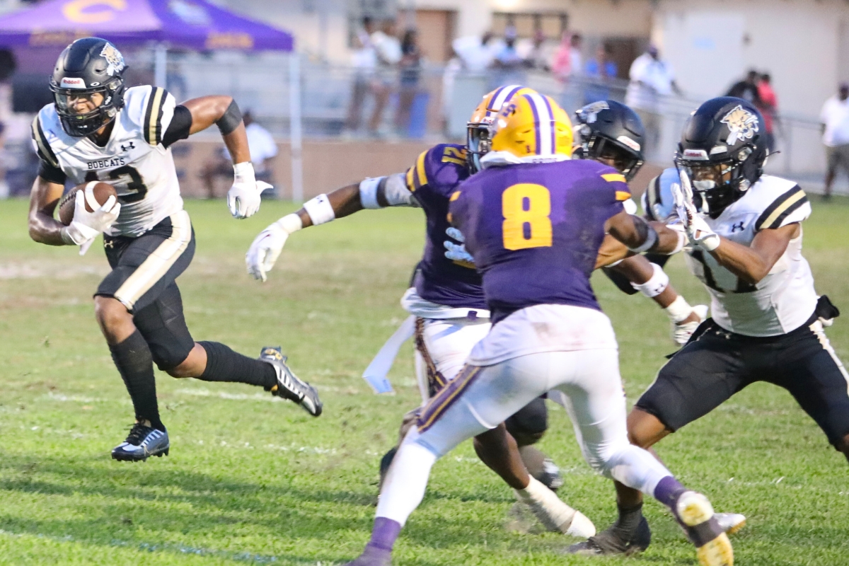 Buchholz's Justin Williams with a third quarter catch in a 41-13 win over Columbia on Saturday.