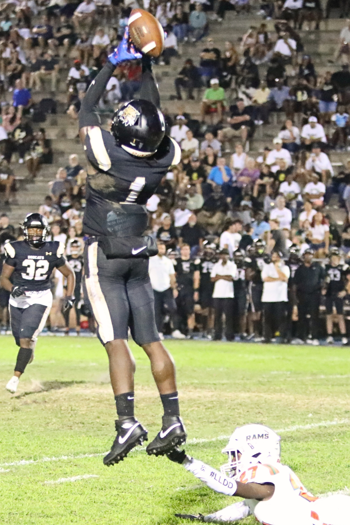Buchholz's Jordan Richardson with a second quarter fingertip catch against Eastside on Friday.