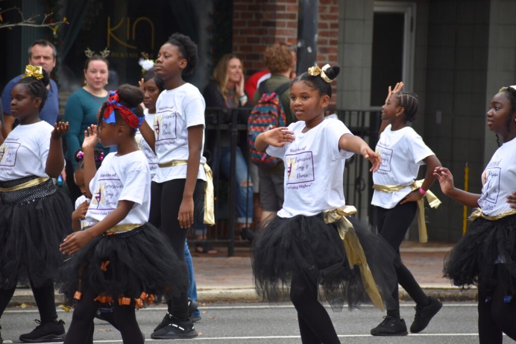 Ministries of Expressive Song and Dance at A Very GNV Holiday Parade on Saturday.