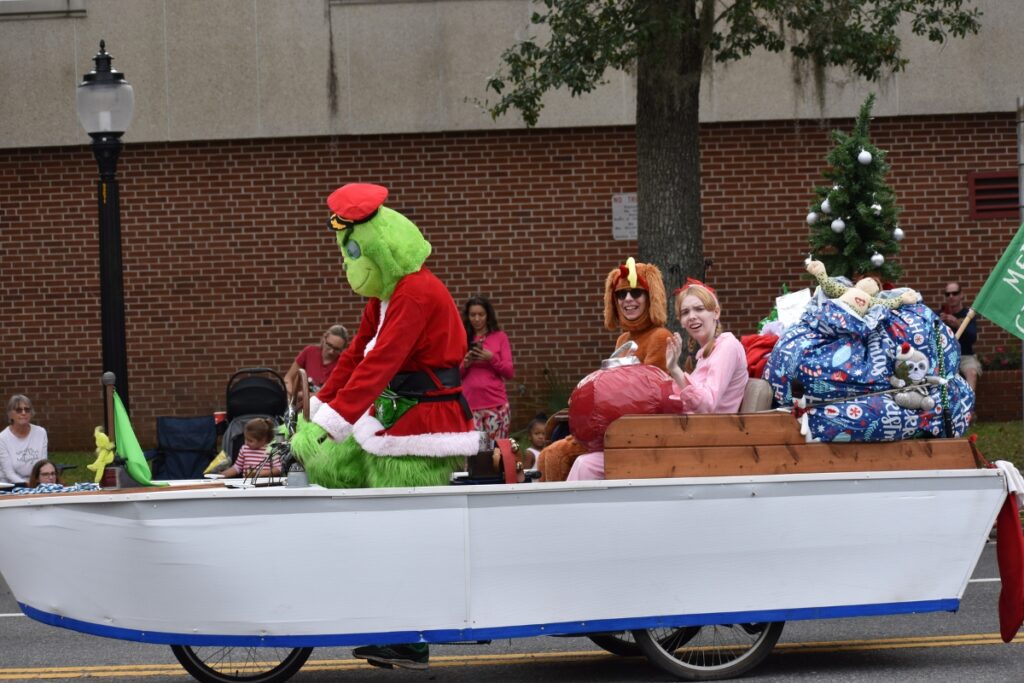 The Urban Yachting Club at A Very GNV Holiday Parade on Saturday.