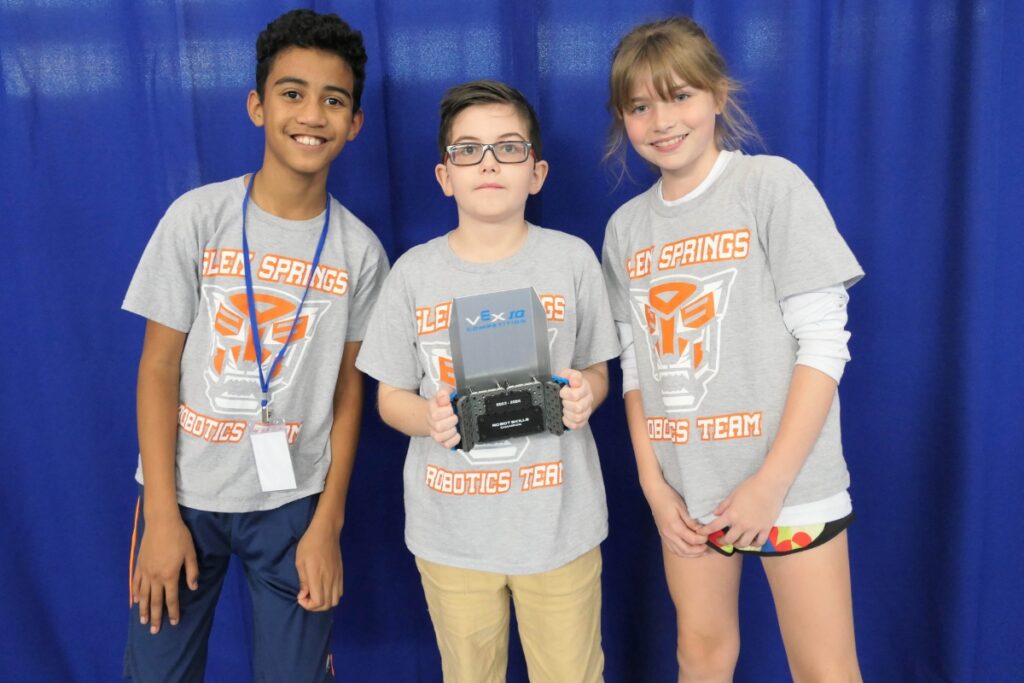 Glen Springs Elementary School's ROBO Tigers won Elementary School Robot Skills.