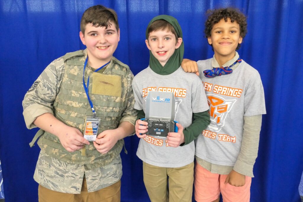 Glen Springs Elementary School's T Tigers won the Elementary School Judge’s Award.