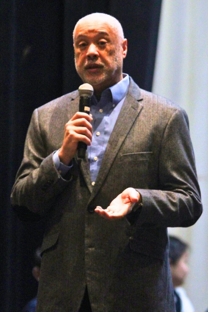 Kevin Pryor, vice president of the U.S. Chess Federation, congratulated the Oak Hall chess players at Wednesday's award ceremony.