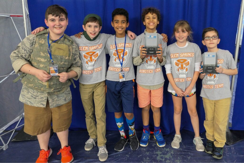 The Glen Springs Elementary School ROBO Tigers and T Tigers won Elementary Teamwork.