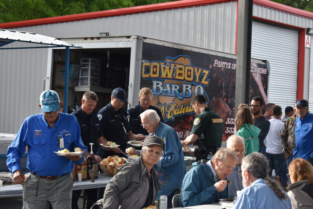 Newberry citizens, emergency workers and ACSO staff enjoyed a barbecue meal to celebrate the new precinct.