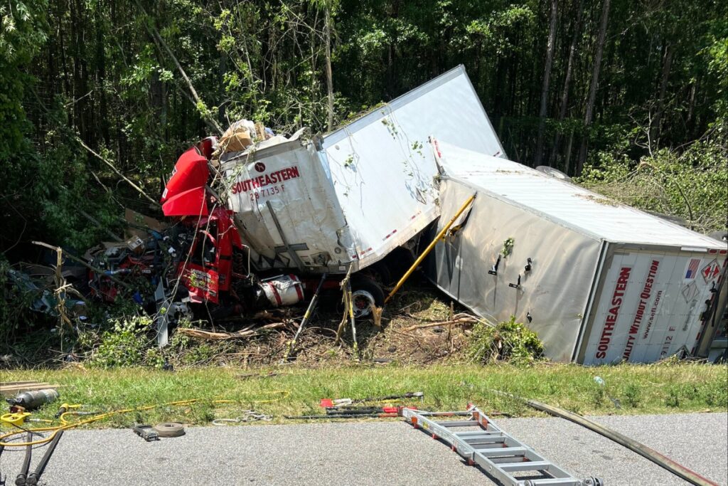 A semi pulling two trailers carrying phosphoric acid went off I-75 north of Gainesville early Thursday morning.