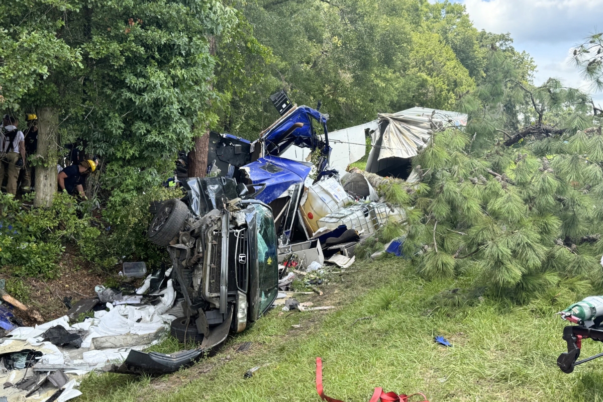 Crash shuts down I-75, truck driver airlifted to Shands