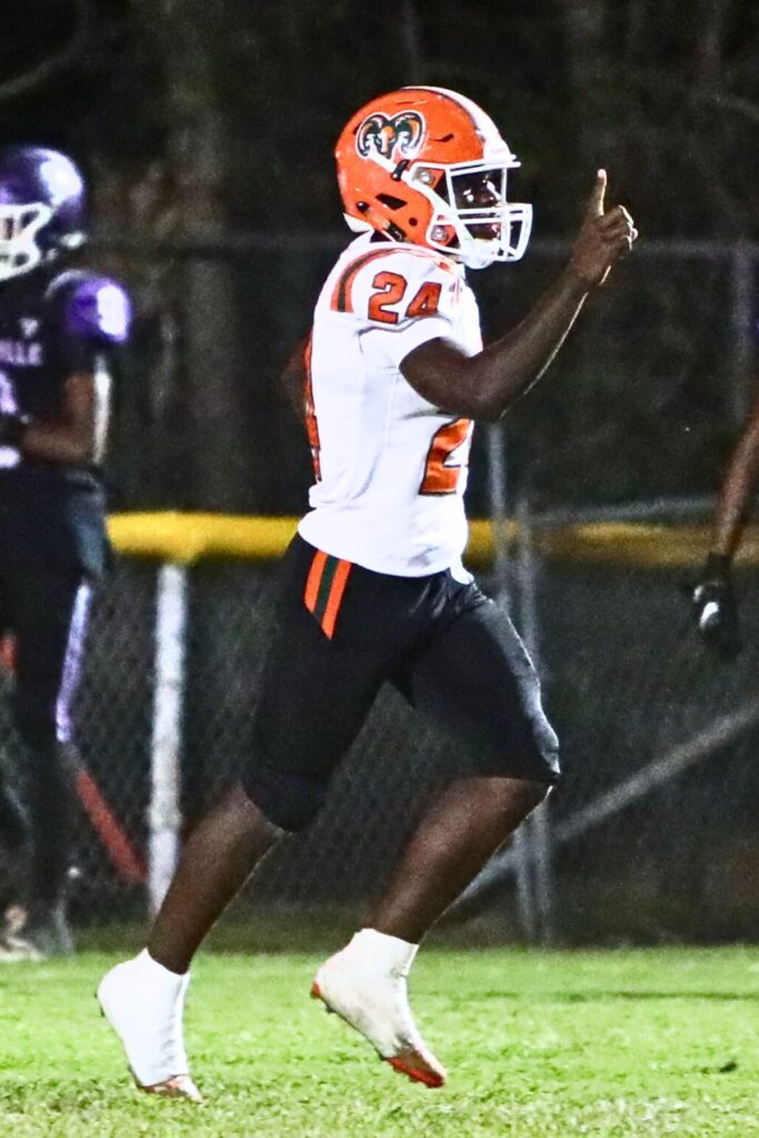 Eastside's Javaris Gardner (24) scores against Gainesville.