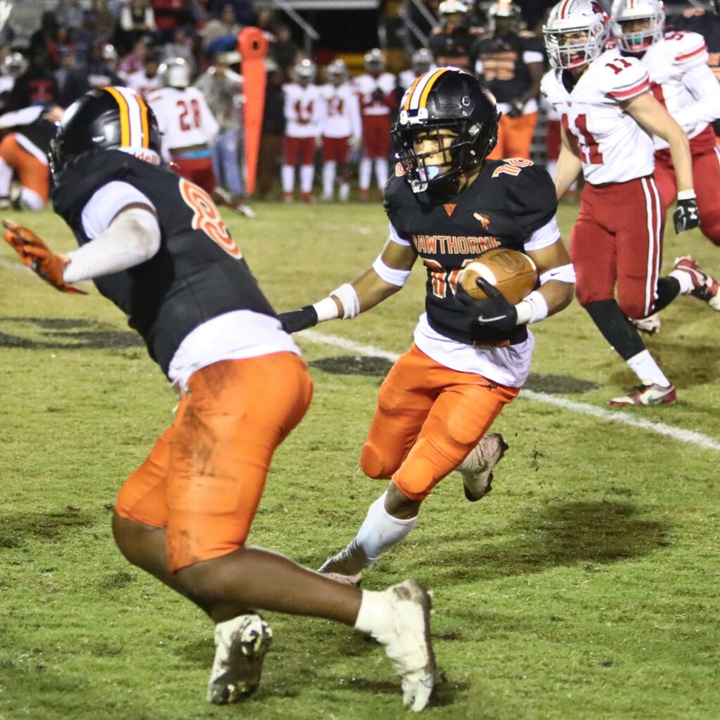 Hawthorne's Ryheem Moore (16) on a second-quarter reverse against Williston.