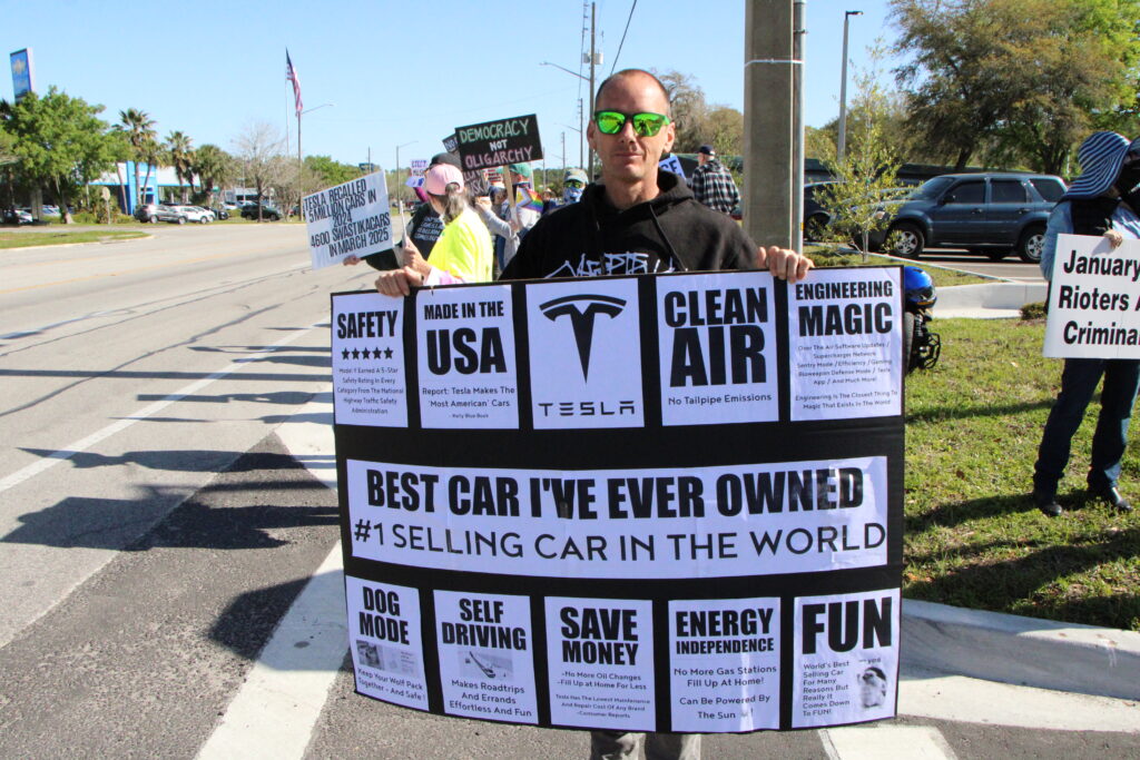 John provides counter-protest to anti-Musk and Tesla demonstration.