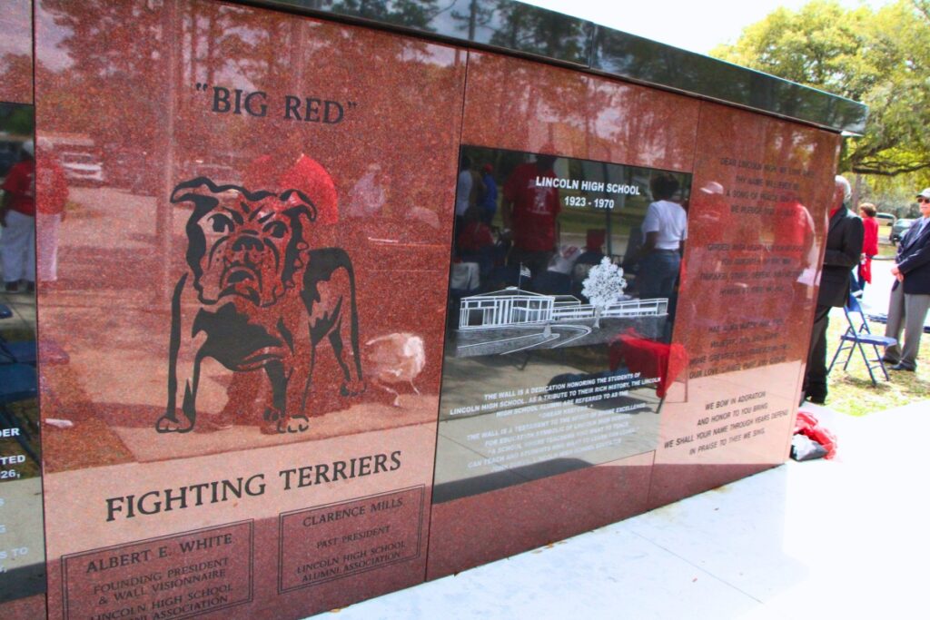 The Lincoln High School Alumni Association's memorial wall unveiled. Photo by Lillian Hamman