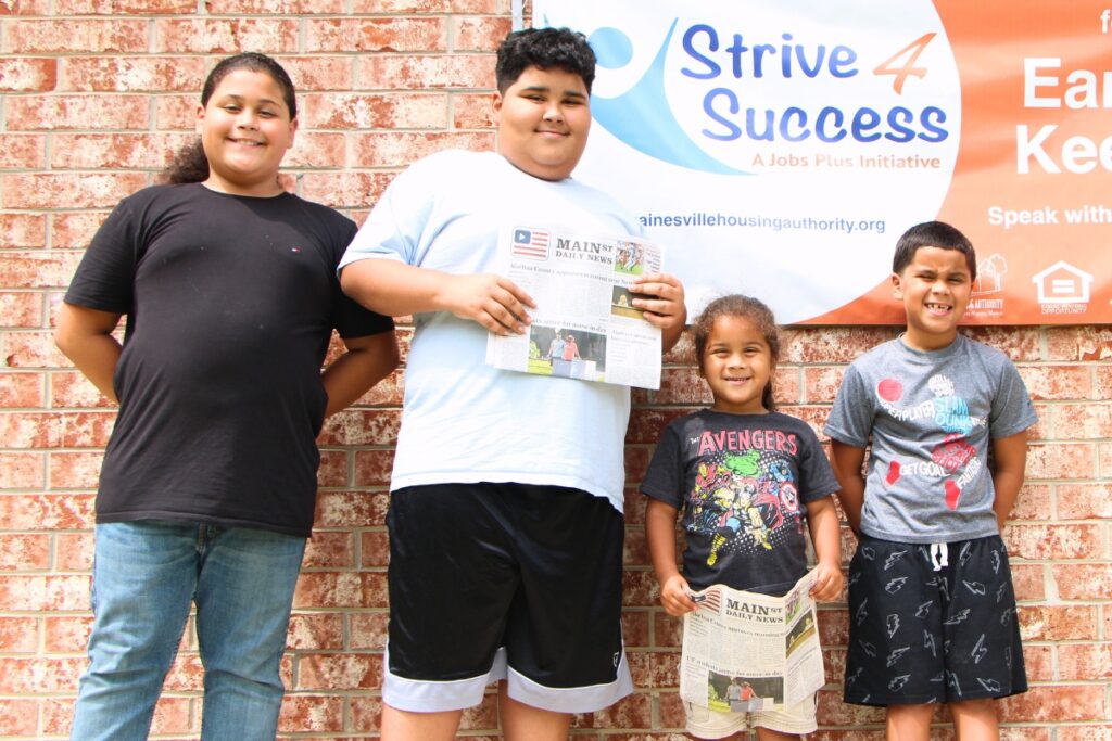 GHA's deliverers to the Grove community stop by the Elite Training Center for snacks. Photo by Lillian Hamman