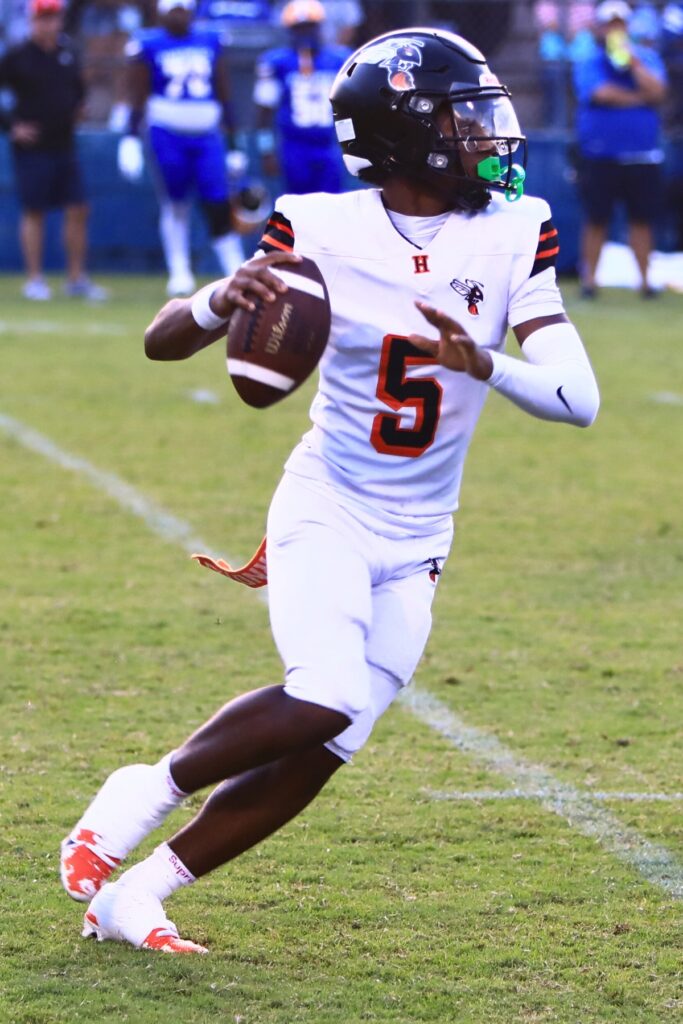 Hawthorne quarterback Richard Roundtree Jr. threw for two touchdowns at Oakleaf. File photo by C.J. Gish